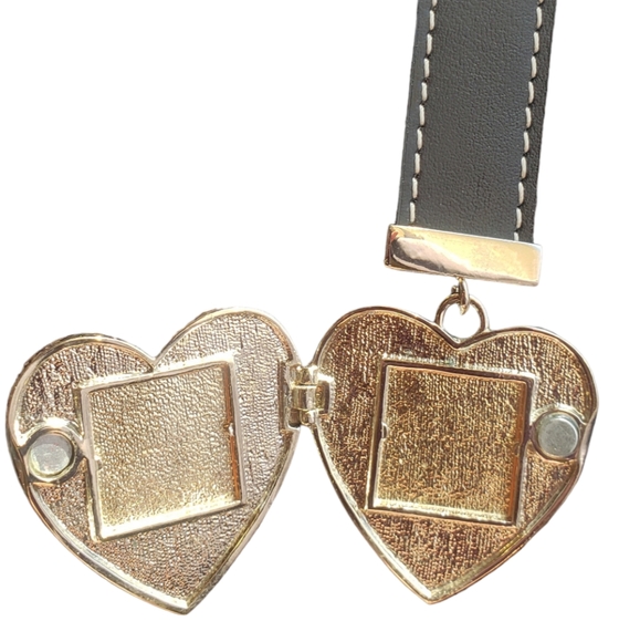 Handpainted Heart Locket Keychain - Picture 3 of 6